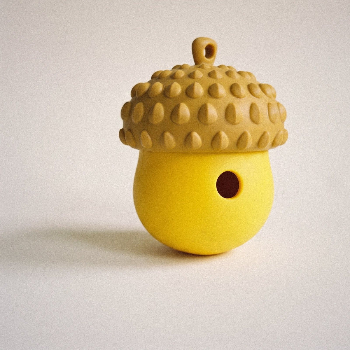Acorn Treat Dispenser
